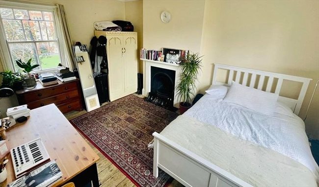 Photo of Big ensuite double room in a shared house at Victoria Park in London