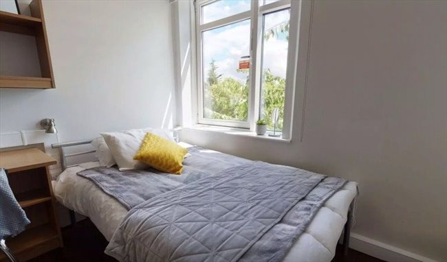 Photo of London Student Rental: Short-term Silver En Suite at IQ Tufnell House - Available in London