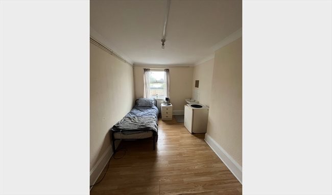 Photo of Spacious single room near the town centre in Reading